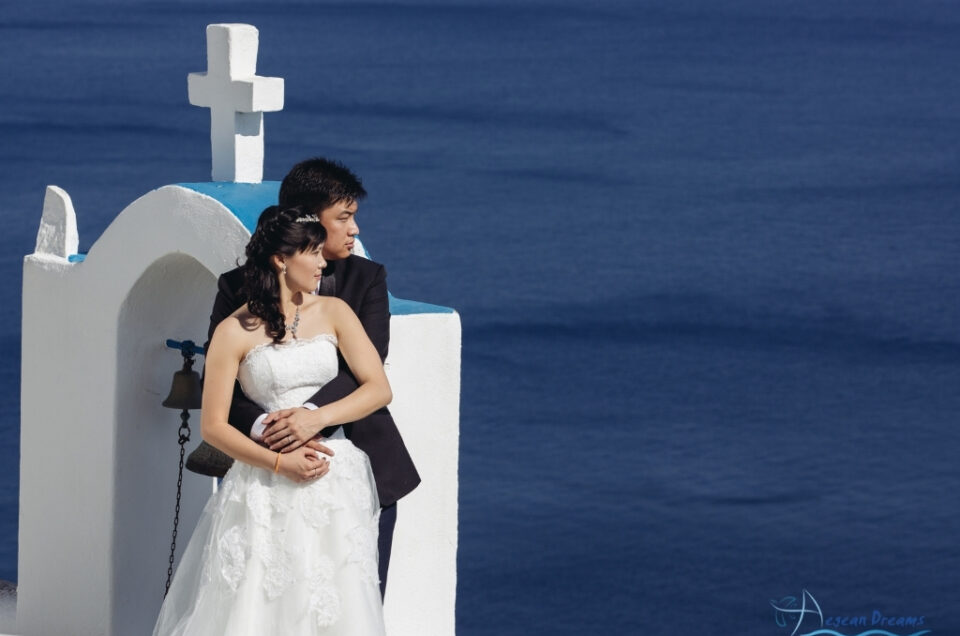 Pre-wedding photography and honeymoon in Santorini